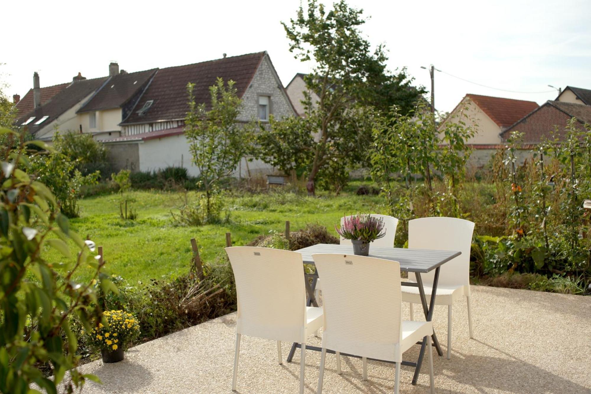 Les Jardins De Felicie Villa Poses Luaran gambar
