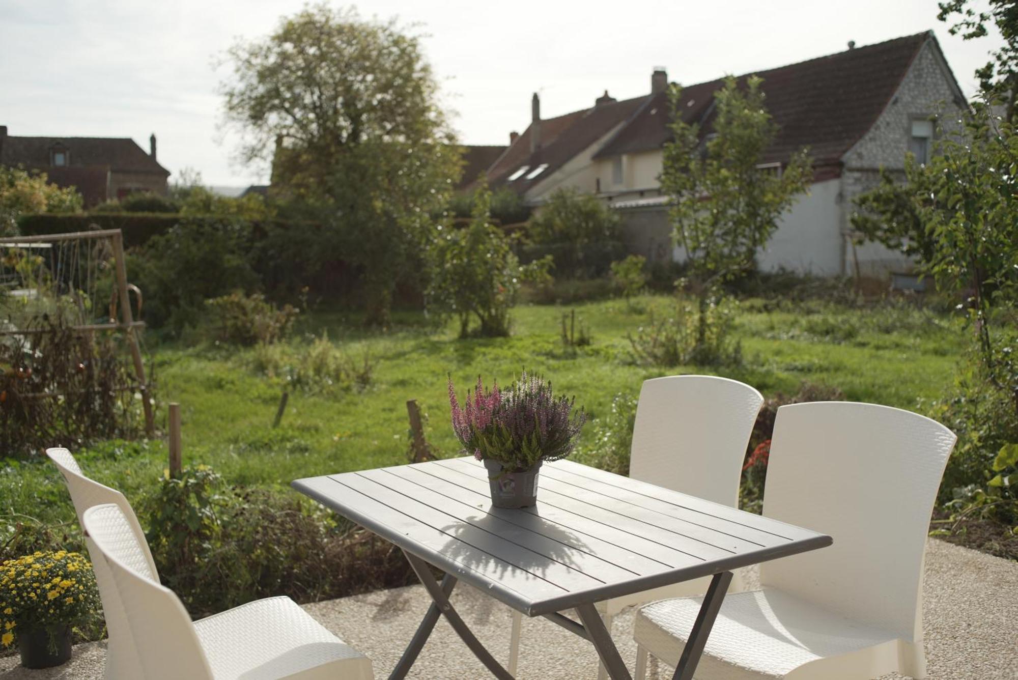Les Jardins De Felicie Villa Poses Luaran gambar