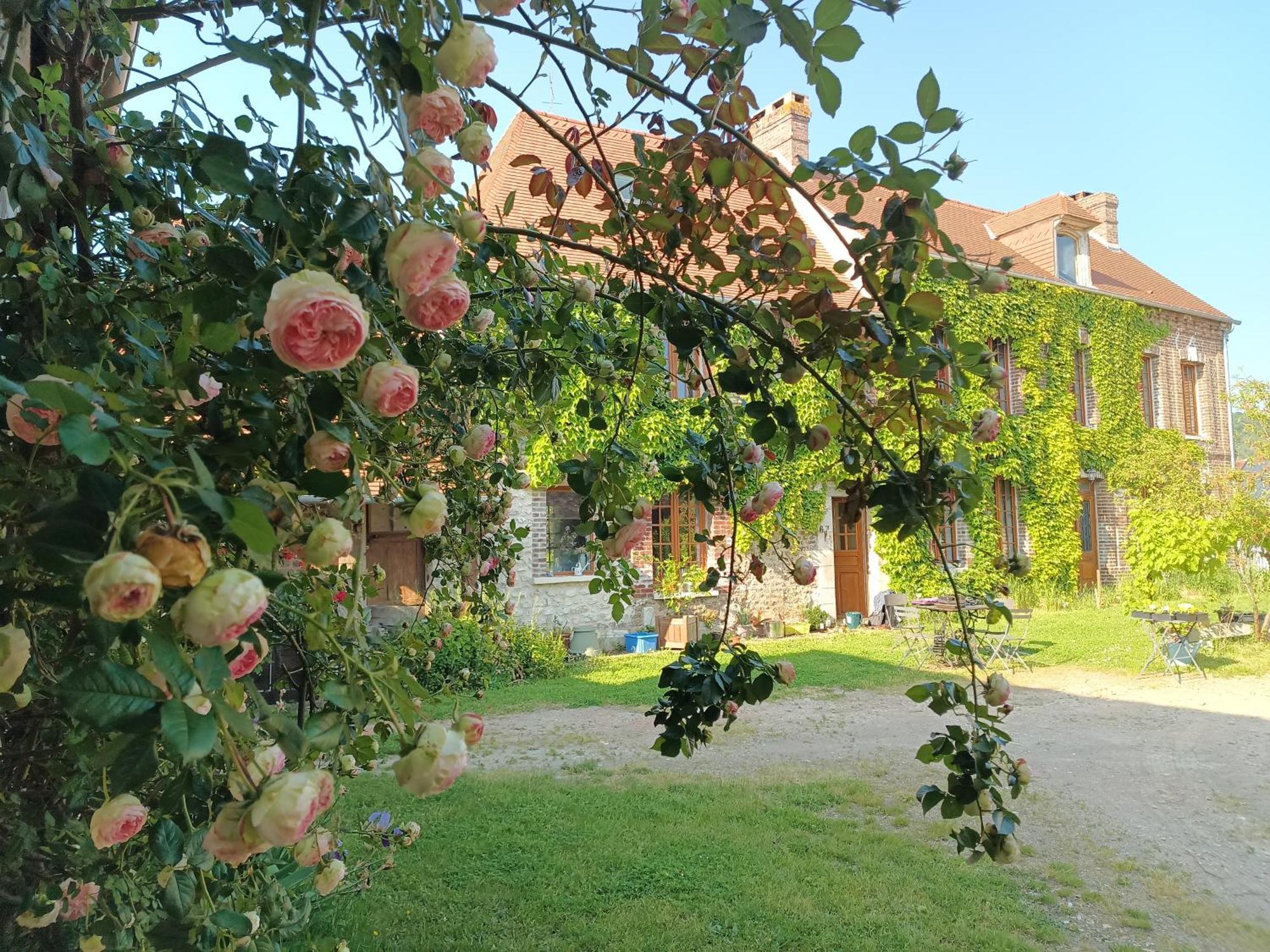 Les Jardins De Felicie Villa Poses Luaran gambar