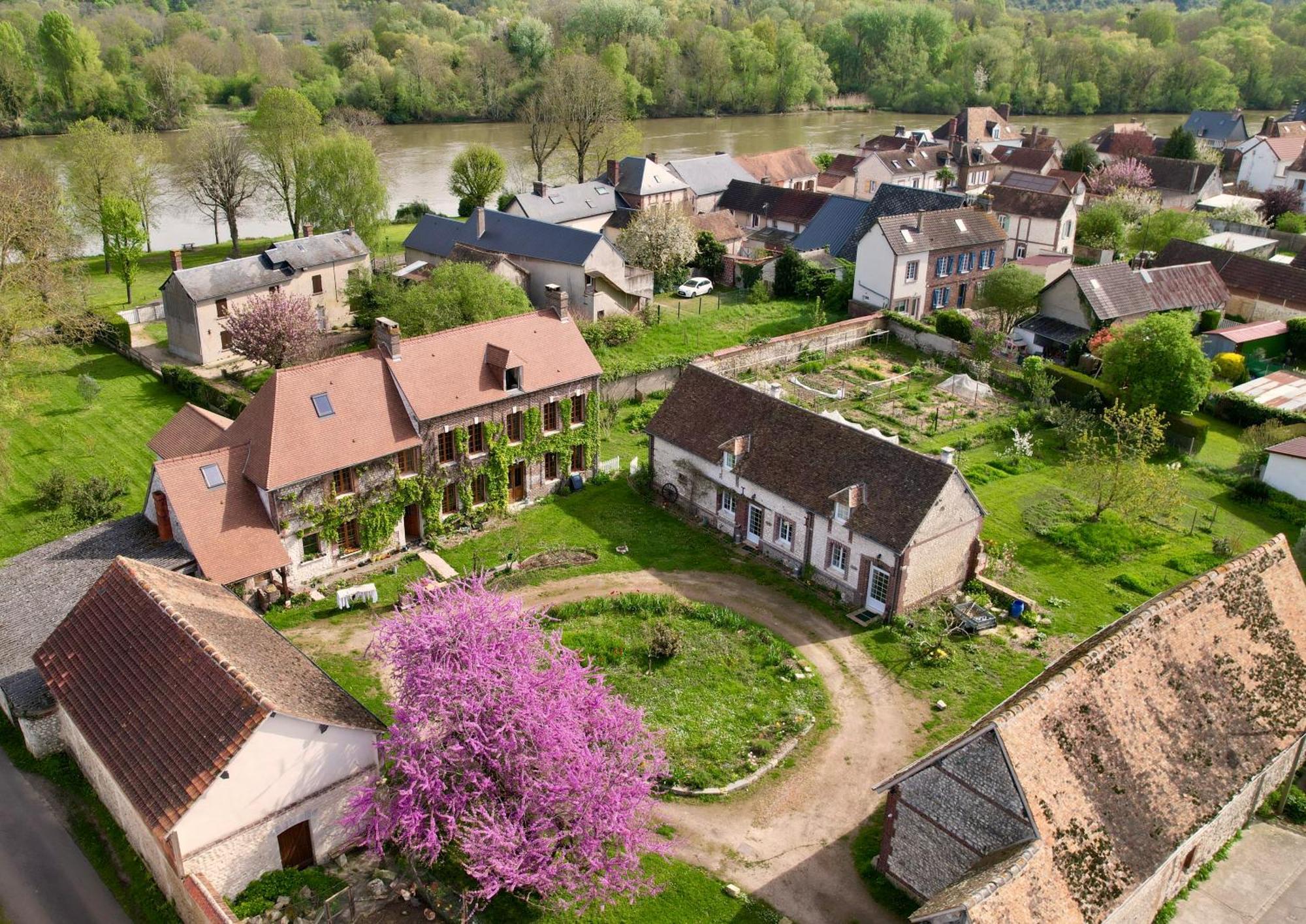 Les Jardins De Felicie Villa Poses Luaran gambar