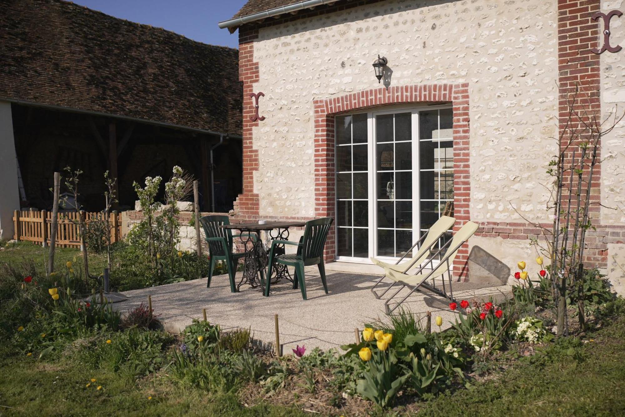Les Jardins De Felicie Villa Poses Luaran gambar